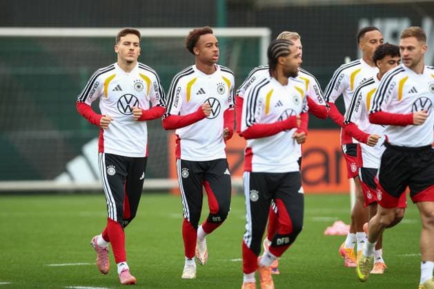 11.11.2025, xtgx, Fussball Nationalmannschaft, Training in Wolfsburg emspor, v.l. Said El Mala (Deutschland), Forzan Assan Ouedraogo (Deutschland) (DFL DFB REGULATIONS PROHIBIT ANY USE OF PHOTOGRAPHS as IMAGE SEQUENCES and or QUASI-VIDEO) Wolfsburg