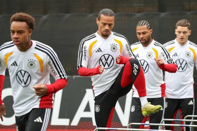 11.11.2025, xgox, Fussball - Deutsche Nationalmannschaft Training emspor, v.l. Leroy Sane (Deutschland, ) (DFL DFB REGULATIONS PROHIBIT ANY USE OF PHOTOGRAPHS as IMAGE SEQUENCES and or QUASI-VIDEO) Wolfsburg