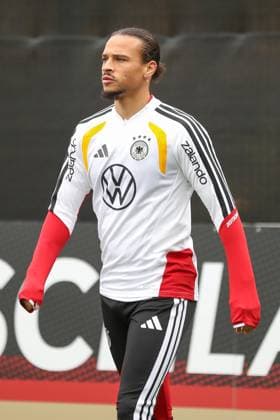 11.11.2025, xgox, Fussball - Deutsche Nationalmannschaft Training emspor, v.l. Leroy Sane (Deutschland, ) (DFL DFB REGULATIONS PROHIBIT ANY USE OF PHOTOGRAPHS as IMAGE SEQUENCES and or QUASI-VIDEO) Wolfsburg