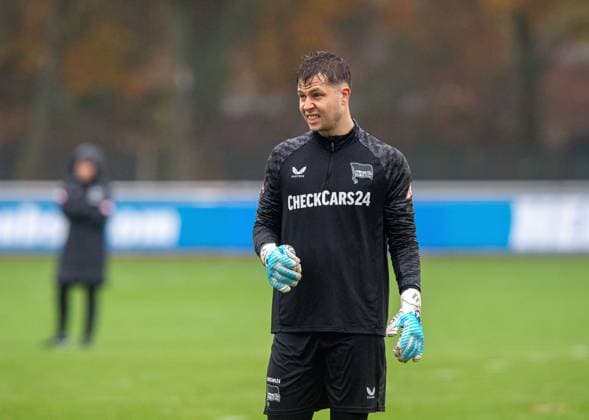 Fussball, Herren, Saison 2025 26, 2. Bundesliga, Hertha BSC, Training, Torhüter Tjark Ernst (Hertha BSC), 11.11. 2025, Copyright: xSebastianxRäppold MatthiasxKochx