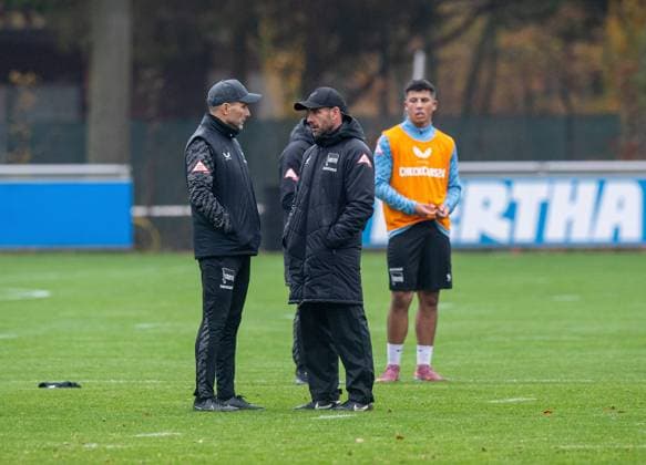 Fussball, Herren, Saison 2025 26, 2. Bundesliga, Hertha BSC, Training, v.l. Trainer Stefan Leitl (Hertha BSC), Michael Hartmann (Übergangstrainer Profis Talente, Hertha BSC), 11.11. 2025,