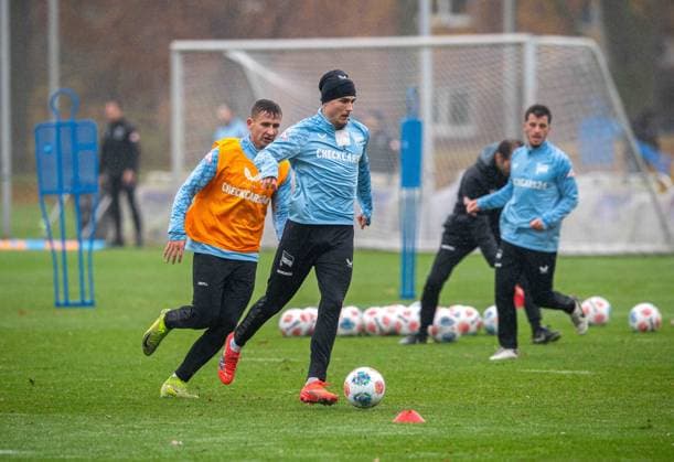 Fussball, Herren, Saison 2025 26, 2. Bundesliga, Hertha BSC, Training, v.l. Paul Seguin (Hertha BSC), Marten Winkler (Hertha BSC), 11.11. 2025,