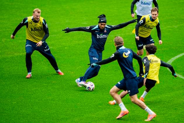 Training with the Norwegian men s national football team Oslo 20251111 Norway s Sondre Klingen Langas, Antonio Nusa and Kristian Fredrik Malt Arnstad during a training session with the Norwegian men s national football team at Ullevaal Stadium before the World Cup qualifiers against Estonia and Italy Photo Fredrik Varfjell NTB Oslo Norway EDITORIAL USE ONLY RESTRICTED USE FOR BETTING COMPANIES  Copyright: xFredrikxVarfjellx xNTBx