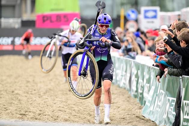 Telenet Superprestige 2025-2026 Niel NIEL, BELGIUM - NOVEMBER 11 : Brand Lucinda (NED) of Baloise Glowi Lions and Van Der Heijden Inge (NED) of Crelan - Corendon during the 3rd leg of the Jaarmarktcross Telenet Superprestige 2025-2026 a cyclocross race for Women Elite on November 11, 2025 in Niel, Belgium, 11 11 2025 ( Niel Belgium  Copyright: xNicoxVereeckenx