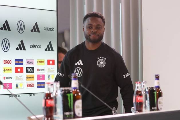 11.11.2025, xtgx, Fussball - Deutsche Nationalmannschaft Pressekonferenz emspor, v.l. Ridle Baku (Deutschland, ) (DFL DFB REGULATIONS PROHIBIT ANY USE OF PHOTOGRAPHS as IMAGE SEQUENCES and or QUASI-VIDEO) Wolfsburg