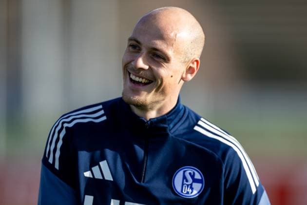 11.11.2025, Fussball, Saison 2025 2026, 2. Bundesliga, Training FC Schalke 04, Tim Dietrich (FC Schalke 04), Gelsenkirchen Trainingsgelände FC Schalke 04 NRW Deutschland xRHR-FOTO DEx Copyright: EWERT RHR-FOTOx RHR-FOTO DE