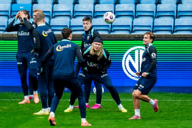 Training with the Norwegian men s national football team Oslo 20251111 Norway s Fredrik AndrÃ Bjoerkan, Erling Braut Haaland and Kristian Fredrik Malt Arnstad during a training session with Norway s men s national football team at Ullevaal Stadium before the World Cup qualifying matches against Estonia and Italy Photo Fredrik Varfjell NTB Oslo Norway EDITORIAL USE ONLY RESTRICTED USE FOR BETTING COMPANIES  Copyright: xFredrikxVarfjellx xNTBx