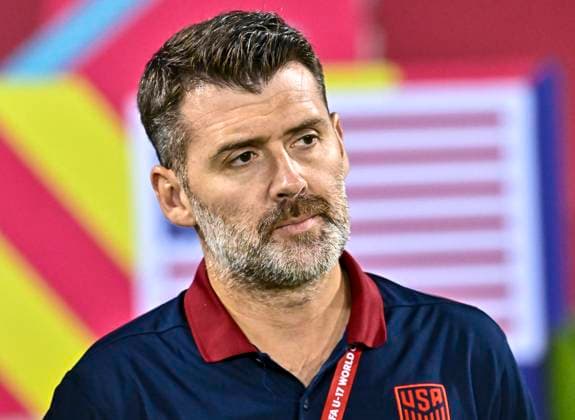 Czechia v USA : Group I - FIFA U-17 World Cup Qatar 2025 Head Coach Of the United States Segares Gonzalo looks on prior to the FIFA U-17 World Cup Qatar 2025 Group I match between Czechia v USA in Doha, Qatar, on November 11, 2025. DOHA Qatar Copyright: xNOUSHADxTHEKKAYILx
