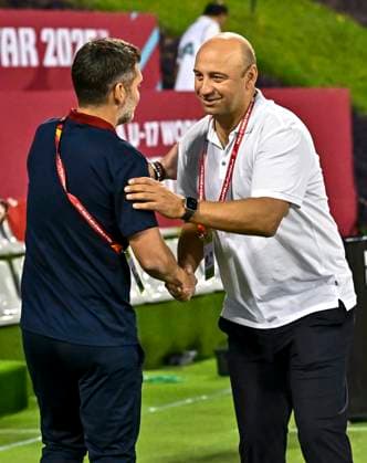 Czechia v USA : Group I - FIFA U-17 World Cup Qatar 2025 Head Coach Of the United States Segares Gonzalo (L) and Pavel Drsek, Head Coach Of Czechia prior to the FIFA U-17 World Cup Qatar 2025 Group I match between Czechia v USA in Doha, Qatar, on November 11, 2025. DOHA Qatar Copyright: xNOUSHADxTHEKKAYILx