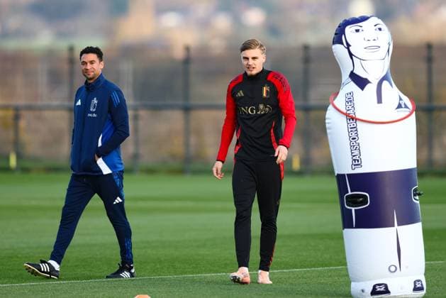 Nill De Pauw and Belgium s Norman Bassette pictured during a training session of the Belgian national soccer team Red Devils U21, U 21 ahead of their EURO Qualifying, EM, Europameisterschaft match against Austria, at the Royal Belgian Football Association s training center, in Tubize, Tuesday 11 November 2025. BRUNOxFAHY  x140911152x