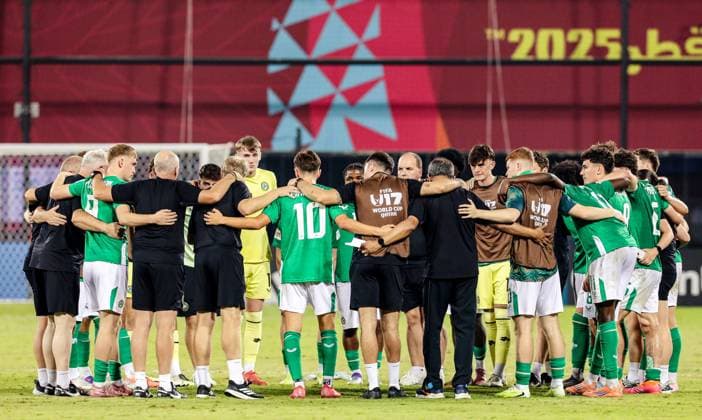 2025 FIFA Under 17 World Cup Group J, Aspire Zone Pitch 5, Doha, Qatar 11 11 2025 Republic of Ireland vs Paraguay A view of an Ireland huddle after the game A view of an Ireland huddle after the game 11 11 2025  Copyright: x INPHOx IMG_0015