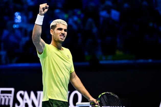 November 11, 2025: Carlos Alcaraz of Spain plays a backhand against Taylor Fritz of the United States during their Men s Single s Nitto ATP, Tennis Herren match during day three of the Nitto ATP Finals at Inalpi Arena on November 11, 2025 in Turin, Italy. - ZUMAg210 20251111_abp_g210_074 Copyright: xStefanoxGuidix