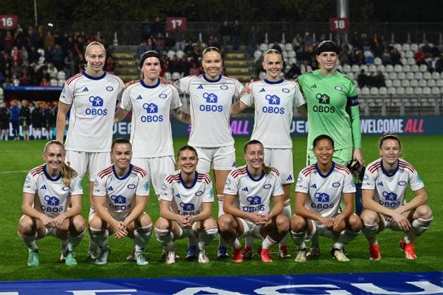 CALCIO - Champions League Women - AS Roma vs Valerenga Fotball Damer Valerenga Fotball Damer players pose for a team photo during the Women s Champions League Matchday 3 between A.S. Roma and Valerenga Fotball Damer at the Tre Fontane Stadium on November 11, 2025 in Rome, Italy. Rome Italy  Copyright: xIPAxSport ABACAx