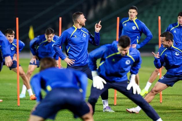 Bosnia and Herzegovina training session: FIFA World Cup, WM, Weltmeisterschaft, Fussball 2026 Qualifiers Edin Dzeko of Bosnia and Herzegovina during the training session at Kosevo Stadium in Sarajevo, Bosnia and Herzegovina, on November 11, 2025.  ArminxDurgut PIXSELL