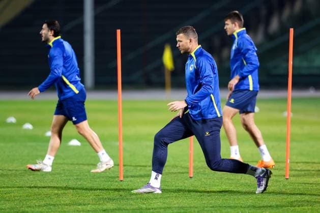 Bosnia and Herzegovina training session: FIFA World Cup, WM, Weltmeisterschaft, Fussball 2026 Qualifiers Edin Dzeko of Bosnia and Herzegovina during the training session at Kosevo Stadium in Sarajevo, Bosnia and Herzegovina, on November 11, 2025.  ArminxDurgut PIXSELL