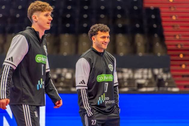Sindre Aho (TSV Hannover-Burgdorf, Nr. 27) (L-R), TSV Hannover-Burgdorf (orange) against IK Sävehof (black) (3. Matchday of Group Matches EHF European League 2025 2026) (11.11.2025, Swiss Life Hall (Hannover, GER), Copyright: xJanxGuentherx xTSVxHannover-Burgdorfx