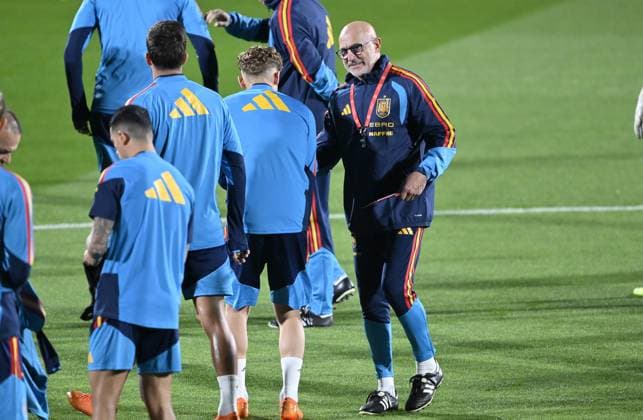 Spain National Football Team training session MADRID, SPAIN - NOVEMBER 11: Head coach Luis de la Fuente of Spain National Football Team leads the training session ahead of 2026 FIFA World Cup, WM, Weltmeisterschaft, Fussball European Qualifiers Group E football match against Georgia at the Spanish Football Federation s facilities at Las Rozas Soccer City of Madrid, Spain on November 11, 2025. Burak Akbulut Anadolu Madrid Spain. Editorial use only. Please get in touch for any other usage.  Copyright: x2025xAnadoluxBurakxAkbulutx