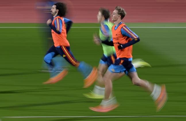 Spain National Football Team training session MADRID, SPAIN - NOVEMBER 11: Spain National Football Team players Marc Cucurella (L) and Dean Huijsen (R) attend the training session ahead of 2026 FIFA World Cup, WM, Weltmeisterschaft, Fussball European Qualifiers Group E football match against Georgia at the Spanish Football Federation s facilities at Las Rozas Soccer City of Madrid, Spain on November 11, 2025. Burak Akbulut Anadolu Madrid Spain. Editorial use only. Please get in touch for any other usage.  Copyright: x2025xAnadoluxBurakxAkbulutx