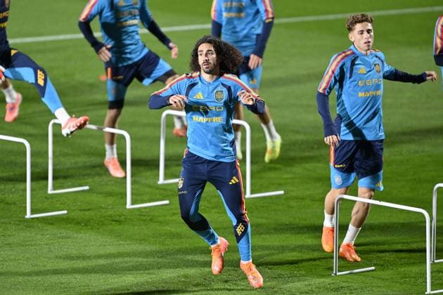 Spain National Football Team training session MADRID, SPAIN - NOVEMBER 11: Spain National Football Team players Marc Cucurella (L) and ermin Lopez (R) attend the training session ahead of 2026 FIFA World Cup, WM, Weltmeisterschaft, Fussball European Qualifiers Group E football match against Georgia at the Spanish Football Federation s facilities at Las Rozas Soccer City of Madrid, Spain on November 11, 2025. Burak Akbulut Anadolu Madrid Spain. Editorial use only. Please get in touch for any other usage.  Copyright: x2025xAnadoluxBurakxAkbulutx