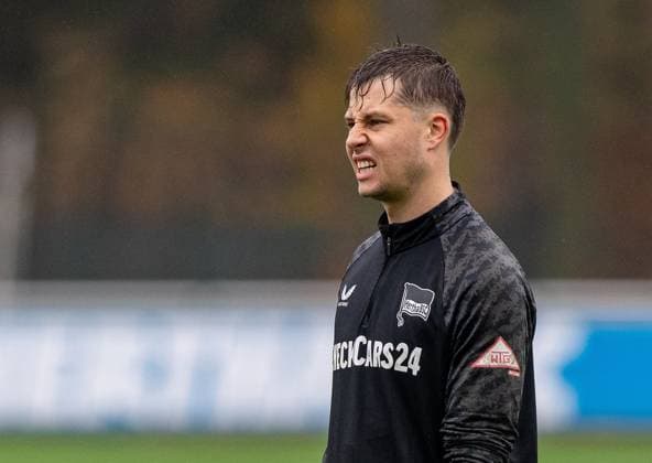 Fussball, Herren, Saison 2025 26, 2. Bundesliga, Hertha BSC, Training, Torhüter Tjark Ernst (Hertha BSC), 11.11. 2025,