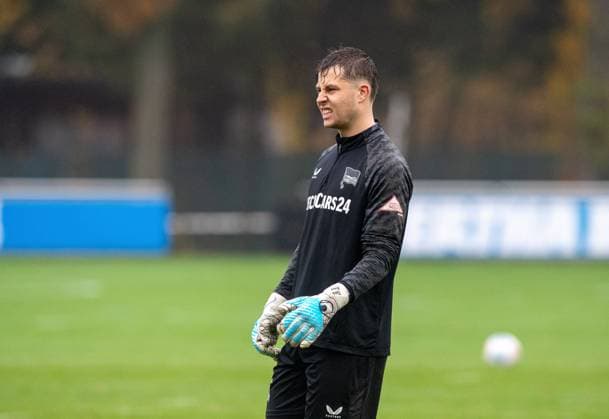 Fussball, Herren, Saison 2025 26, 2. Bundesliga, Hertha BSC, Training, Torhüter Tjark Ernst (Hertha BSC), 11.11. 2025,