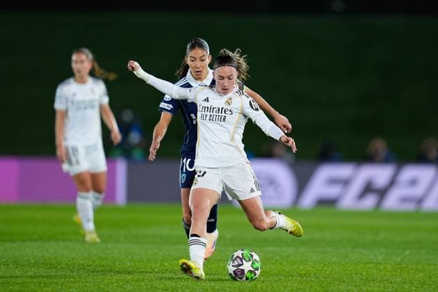 November 11, 2025, Valdebebas, Madrid, Spain: Eva Navarro of Real Madrid in action during the UEFA WomenÃ¢â‚¬â ¢s Champions League 2025 26 League Phase MD3, football match played between Real Madrid CF and Paris FC at Alfredo Di Stefano stadium on November 11, 2025, in Valdebebas, Madrid, Spain. Valdebebas Spain - ZUMAa181 20251111_zaa_a181_071 Copyright: xDennisxAgyemanx