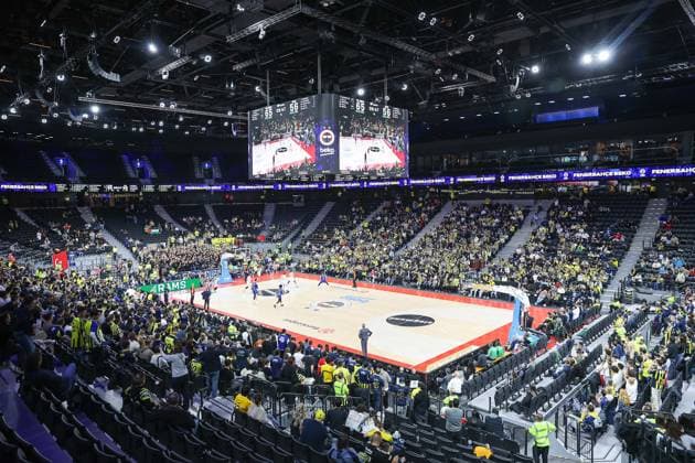 Das Spielfeld und die Tribuene vom SAP Garden von oben, GER, Fenerbahce Beko Istanbul vs. Maccabi Rapyd Tel Aviv, Basketball, Euroleague, 10. Spieltag, Saison 2025 2026, 11.11.2025, GER, Fenerbahce Beko Istanbul vs. Maccabi Rapyd Tel Aviv, Basketball, Euroleague, 10. Spieltag, Saison 2025 2026, 11.11.2025 Muenchen Copyright: xEibner-Pressefoto JennixMaulx EP_JML