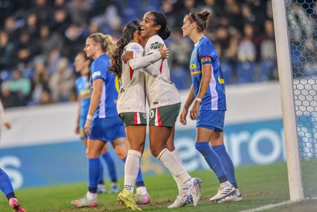 AUT, München, SKN St. Pölten vs Chelsea London, Women s Champions League, UEFA, Saison 2526, NV Arena, 3. Spieltag im Bild: goal and celebration, Tor und Jubel, but VAR check, Naomi Girma (Chelsea London 16) DFB DFL REGULATIONS PROHIBIT ANY USE OF PHOTOGRAPHS AS IMAGE SEQUENCES AND OR QUASI-VIDEO, 11.11.2025, Copyright: HMBxMedia HendrikxHamelau