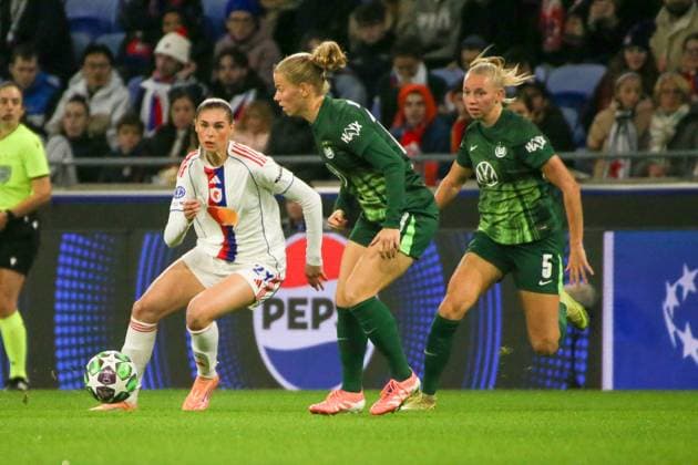 11.11.2025, xgrfx, Fussball UEFA WomenÂ s Champions League, OL Lyonnes - VfL Wolfsburg v.l. Jule Brand (OL Lyonnes) (DFL DFB REGULATIONS PROHIBIT ANY USE OF PHOTOGRAPHS as IMAGE SEQUENCES and or QUASI-VIDEO) Lyon