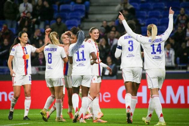 11.11.2025, xgrfx, Fussball UEFA WomenÂ s Champions League, OL Lyonnes - VfL Wolfsburg v.l. Tor, Ada Hegerberg (OL Lyonnes) (DFL DFB REGULATIONS PROHIBIT ANY USE OF PHOTOGRAPHS as IMAGE SEQUENCES and or QUASI-VIDEO) Lyon