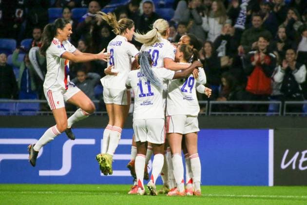 11.11.2025, xgrfx, Fussball UEFA WomenÂ s Champions League, OL Lyonnes - VfL Wolfsburg v.l. Tor, Ada Hegerberg (OL Lyonnes) (DFL DFB REGULATIONS PROHIBIT ANY USE OF PHOTOGRAPHS as IMAGE SEQUENCES and or QUASI-VIDEO) Lyon