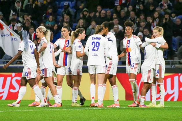 11.11.2025, xgrfx, Fussball UEFA WomenÂ s Champions League, OL Lyonnes - VfL Wolfsburg v.l. Tor, Ada Hegerberg (OL Lyonnes) (DFL DFB REGULATIONS PROHIBIT ANY USE OF PHOTOGRAPHS as IMAGE SEQUENCES and or QUASI-VIDEO) Lyon