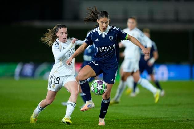 November 11, 2025, Valdebebas, Madrid, Spain: Clara Mateo of Paris FC and Eva Maria Navarro Garcia of Real Madrid CF in action during the UEFA WomenÃ¢â‚¬â ¢s Champions League 2025 26 League Phase MD3, football match played between Real Madrid CF and Paris FC at Alfredo Di Stefano stadium on November 11, 2025, in Valdebebas, Madrid, Spain. Valdebebas Spain - ZUMAa181 20251111_zaa_a181_083 Copyright: xOscarxJ.xBarrosox
