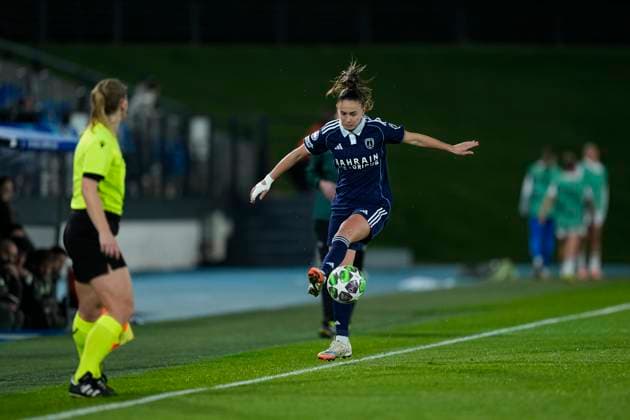 November 11, 2025, Valdebebas, Madrid, Spain: Maelle Garbino of Paris FC in action during the UEFA WomenÃ¢â‚¬â ¢s Champions League 2025 26 League Phase MD3, football match played between Real Madrid CF and Paris FC at Alfredo Di Stefano stadium on November 11, 2025, in Valdebebas, Madrid, Spain. Valdebebas Spain - ZUMAa181 20251111_zaa_a181_119 Copyright: xOscarxJ.xBarrosox