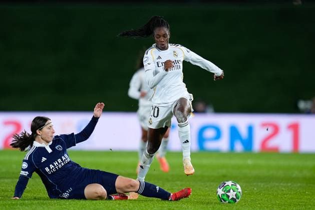 November 11, 2025, Valdebebas, Madrid, Spain: Naomie Feller of Real Madrid and Kaja Korosec of Paris FC compete for the ball during the UEFA WomenÃ¢â‚¬â ¢s Champions League 2025 26 League Phase MD3, football match played between Real Madrid CF and Paris FC at Alfredo Di Stefano stadium on November 11, 2025, in Valdebebas, Madrid, Spain. Valdebebas Spain - ZUMAa181 20251111_zaa_a181_131 Copyright: xDennisxAgyemanx