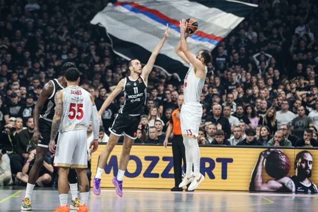 Partizan Mozzart Bet Belgrade v AS Monaco - EuroLeague BELGRADE, SERBIA - NOVEMBER 11: Aleksej Pokusevski (11) of Partizan Mozzart Bet Belgrade in action against Kevarrius Hayes (13) of AS Monaco during the EuroLeague basketball match between Partizan Mozzart Bet Belgrade and AS Monaco at Belgrade Arena in Belgrade, Serbia on November 11, 2025. Filip Stevanovic Anadolu Belgrade Serbia. Editorial use only. Please get in touch for any other usage.  Copyright: x2025xAnadoluxFilipxStevanovicx