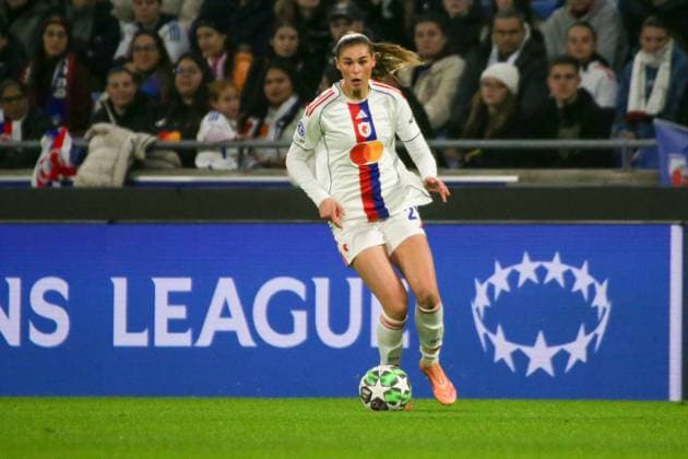 11.11.2025, xgrfx, Fussball UEFA WomenÂ s Champions League, OL Lyonnes - VfL Wolfsburg v.l. Jule Brand (OL Lyonnes) (DFL DFB REGULATIONS PROHIBIT ANY USE OF PHOTOGRAPHS as IMAGE SEQUENCES and or QUASI-VIDEO) Lyon