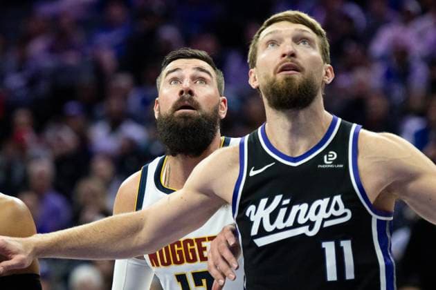 November 11, 2025, Sacramento, Ca, USA: Sacramento Kings center Domantas Sabonis (11) and Denver Nuggets center Jonas Valanciunas (17) watched a rebound during a game at the Golden 1 Center on Tuesday, Nov. 11, 2025, in Sacramento. Sacramento USA - ZUMAj89_ 20251111_zaf_j89_019 Copyright: xPaulxKitagakixJr.x