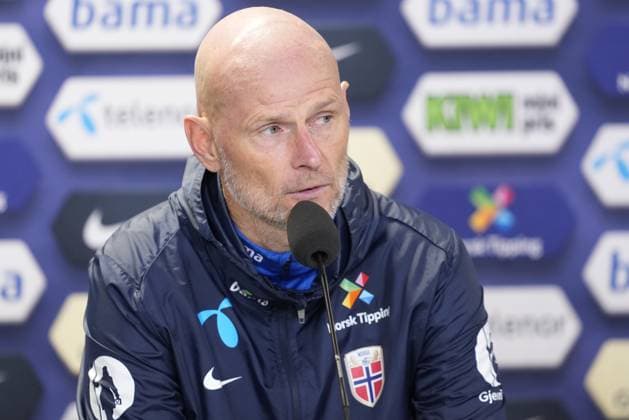 Press conference with the Norwegian men s national football team Oslo 20251112 Norway s national team manager Stale Solbakken during a press conference with the Norwegian men s national football team at Ullevaal Stadium before the World Cup qualifiers against Estonia and Italy Photo Fredrik Varfjell NTB Oslo Norway EDITORIAL USE ONLY RESTRICTED USE FOR BETTING COMPANIES  Copyright: xFredrikxVarfjellx xNTBx