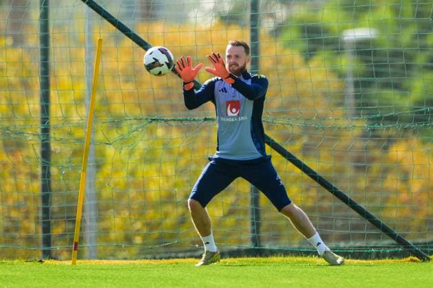 251112 Goalkeeper Viktor Johansson of the Swedish national football team during a training session on November 12, 2025 in Marbella. Photo: Joel Marklund BILDBYRAN kod JM JM0747 bbeng fotboll football soccer fotball vm-kval FIFA World Cup, WM, Weltmeisterschaft, Fussball qualifier träning practice training sverige sweden sverige a  Copyright: JOELxMARKLUND BB251112JM015