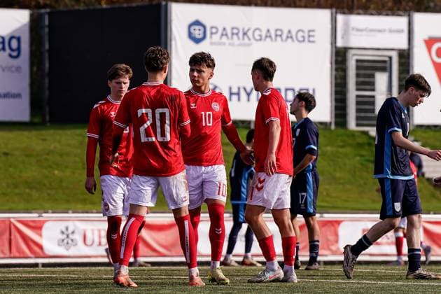 Baden, Switzerland, November 12th 2025: Olti Hyseni (10 Denmark) celebrates with teammates after scoring his teams first goal during the UEFA European Qualifiers U19 football match between Denmark and San Marino at ESP Baden in Baden, Switzerland: (Daniela Porcelli SPP) Copyright: xDanielaxPorcellix xSPPx spp-en-DaPoSp-20251112-DP108698