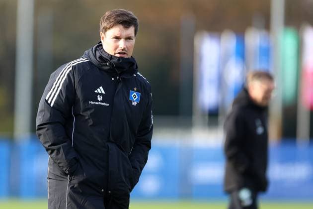 Merlin Polzin (Trainer, Hamburger SV) Fußball I Herren I Freundschaftsspiel I Saison 2025-2026 I Hamburger SV - FC Groningen I 12.11.2025 I Trainingsplatz Volksparkstadion