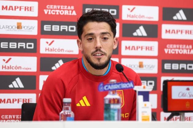 November 12, 2025, Las Rozas, Madrid, SPAIN: Pablo Fornals attends a press conference, PK, Pressekonferenz prior to the 2026 World Cup qualifying matches against Georgia and Turkey, at the Ciudad del Futbol, in Las Rozas, Madrid, Spain, on November 12, 2025. Las Rozas SPAIN - ZUMAa181 20251112_zaa_a181_059 Copyright: xIrinaxR.xHipolitox