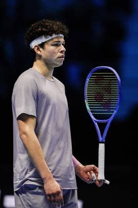 United States™ Ben Shelton react during the singles tennis match of the ATP, Tennis Herren World Tour Finals against Canada s Felix Auger Aliassime at the Inalpi Arena in Turin, Italy - Wednesday, Nov. 12, 2025. - .  Copyright: xMarcoxAlpozzi LaPressex