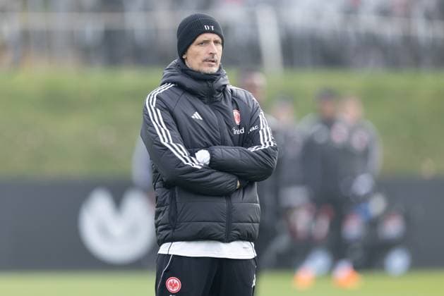 Training Eintracht Frankfurt Trainer Dino Toppmöller Toppmoeller (Eintracht Frankfurt). Training von Eintracht Frankfurt am 12. November 2025 im Deutsche Bank Park in Frankfurt am Main., Frankfurt am Main Hessen Deutschland Deutsche Bank Park