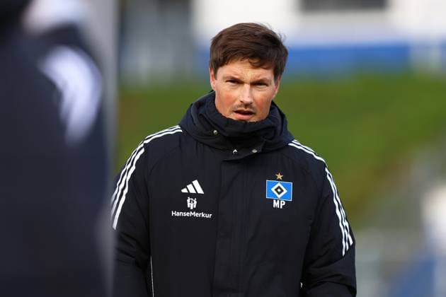 Merlin Polzin (Trainer, Hamburger SV) Fußball I Herren I Freundschaftsspiel I Saison 2025-2026 I Hamburger SV - FC Groningen I 12.11.2025 I Trainingsplatz Volksparkstadion
