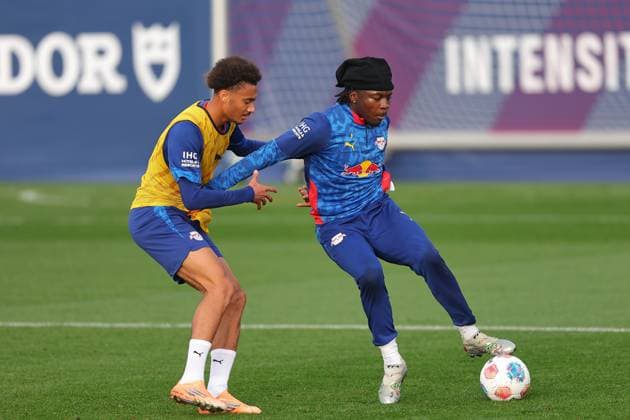 Training RB Leipzig Bundesliga Leipzig, 12.11.2025, Trainingszentrum am Cottaweg, Saison 2025 2026, Fußball, Männer, 1. Bundesliga , Training RB Leipzig , Im Bild v.l.: Tidiam Gomis und Johan Bakayoko ,