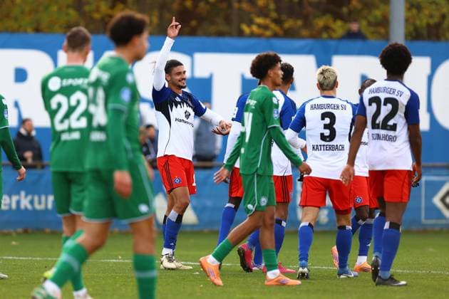 13 Guilherme Ramos (Hamburger SV) bejubelt seinen Treffer zum 6:3. Fußball I Herren I Freundschaftsspiel I Saison 2025-2026 I Hamburger SV - FC Groningen I 12.11.2025 I Trainingsplatz Volksparkstadion