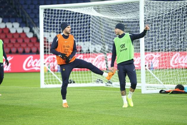 Entraînement de l’équipe de France au Parc des Princes PHOTOPQR LE PARISIEN Olivier Arandel ; Paris ; 12 11 2025 ; Paris, France Mercredi 12 novembre 2025 Football Équipe de France Entraînement de l’Equipe de France Théo hernandez et Lucas Hernandez LP Olivier Arandel Paris, France, nov 12th 2025 France national team, Nationalteam at training