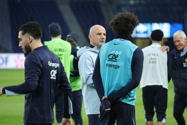 Entraînement de l’équipe de France au Parc des Princes PHOTOPQR LE PARISIEN Olivier Arandel ; Paris ; 12 11 2025 ; Paris, France Mercredi 12 novembre 2025 Football Équipe de France Guy Stéphan (entraineur adjoint) Entraînement de l’Equipe de France LP Olivier Arandel Paris, France, nov 12th 2025 France national team, Nationalteam at training